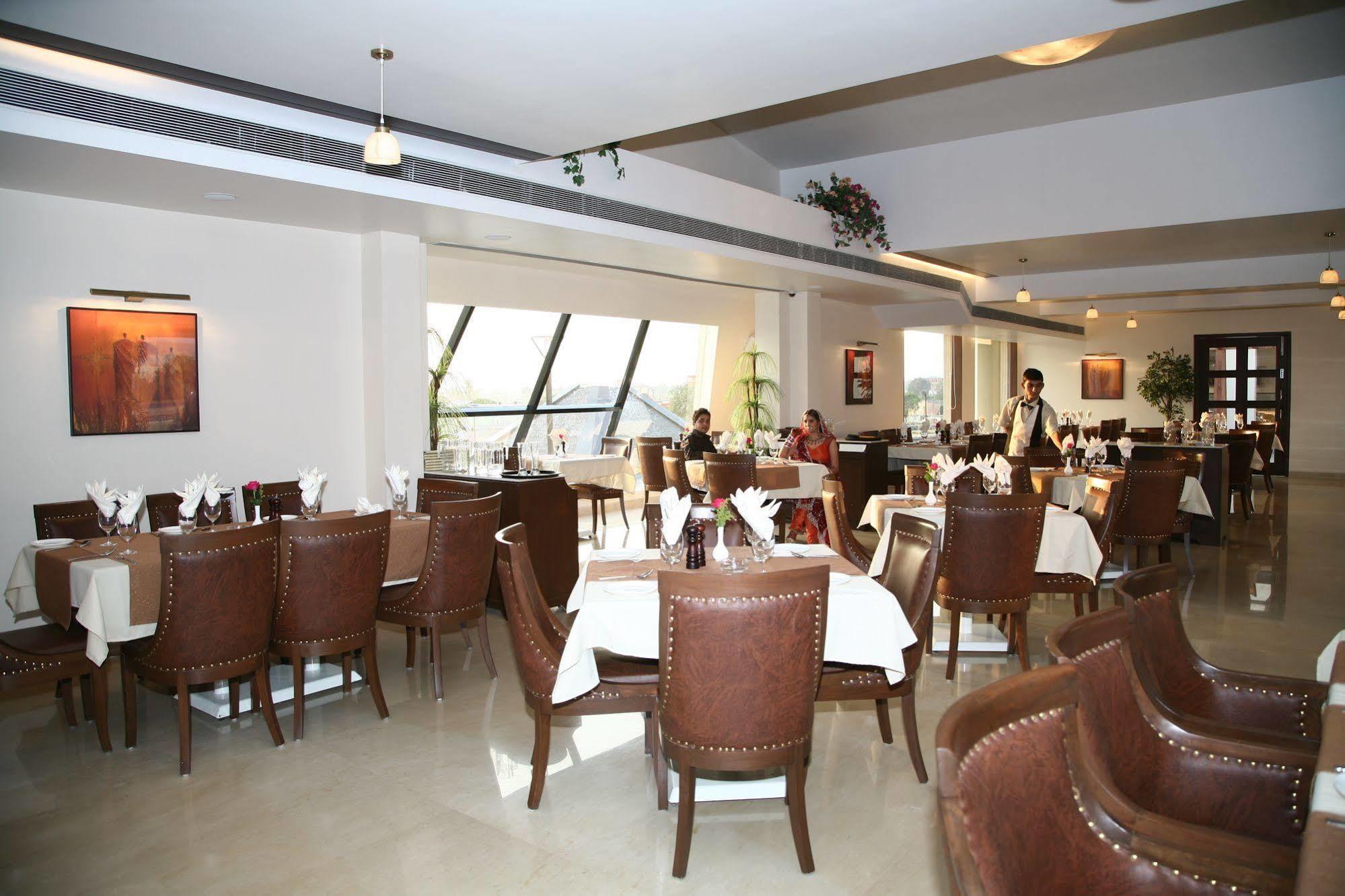 Sentosa Resorts Chinchvad Ngoại thất bức ảnh