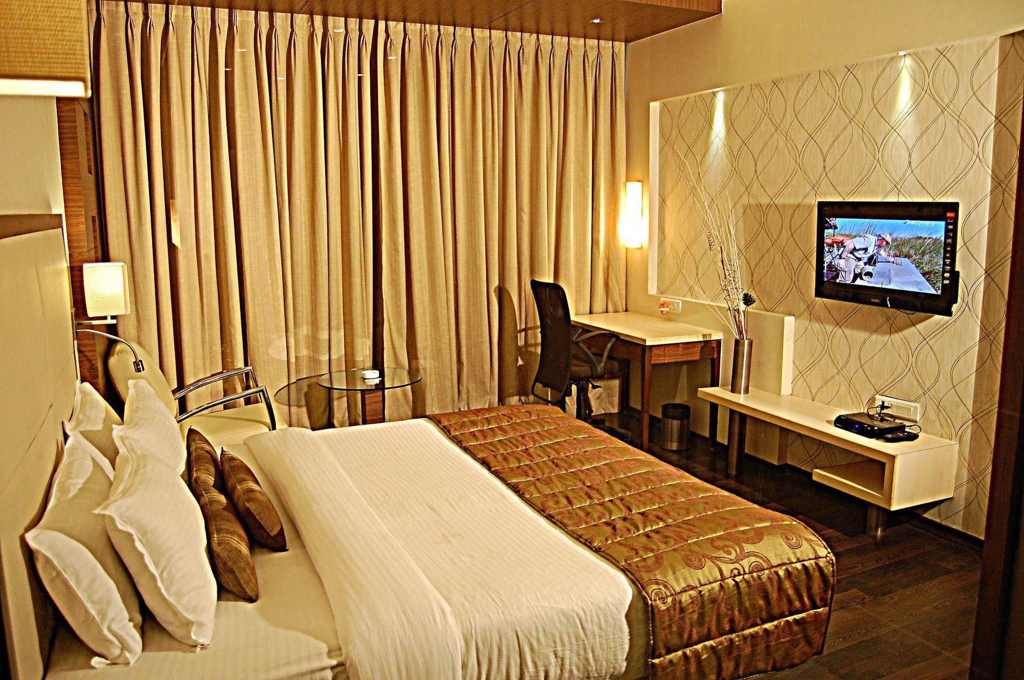Sentosa Resorts Chinchvad Ngoại thất bức ảnh